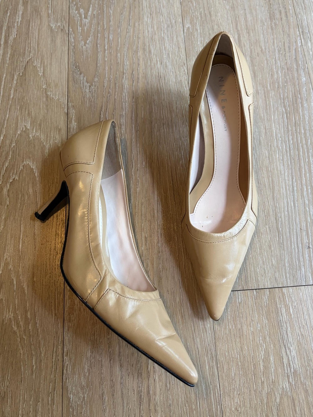 Y2K Nine & Company Beige Pointed-Toe Leather Pumps